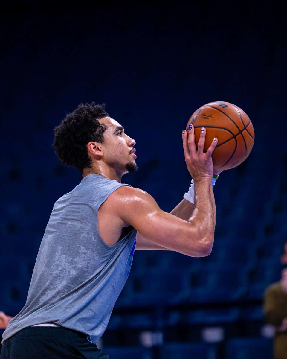 okcthunder's tweet photo. Let's get this party started. ⚡️

Tune in on ABC 📺 https://t.co/z6Dut7Chez