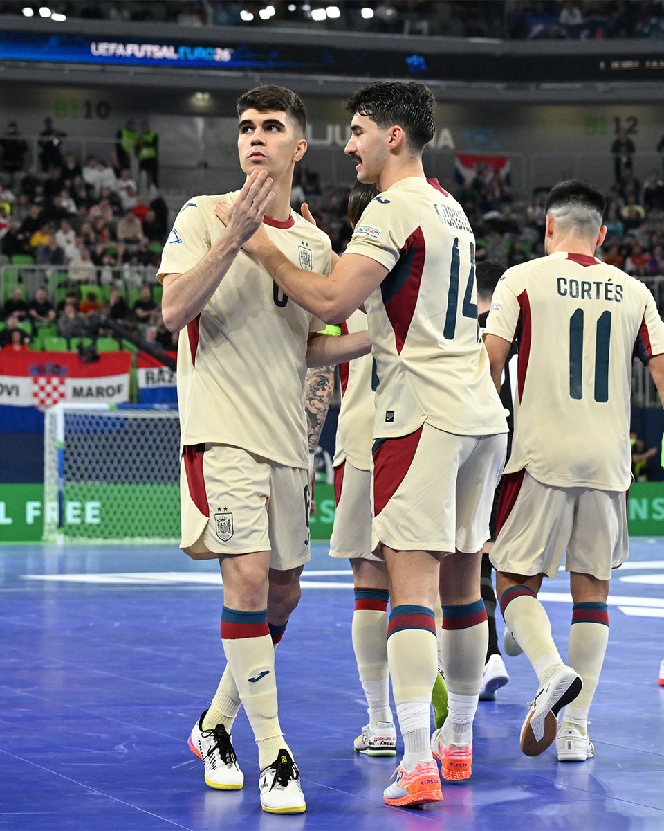UEFAFutsal's tweet photo. A hat-trick in the #FutsalEURO final 🥵 

Take a bow, Antonio Pérez 👏 https://t.co/M1fvJ4n322