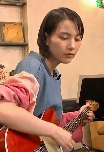 おはようございます。
龍ヶ崎は雪です。積もってます。3㎝ぐらいかな？🌨️
現在の気温は -3℃です。

「ヘタクソだからやっちゃダメ」って誰が決めたの？と９年前に「KAIWA (RE) CORD」を立上げたのんちゃん🎸
今では立派な歌姫になって「継続は力なり」を証明しています😃

それでは、今日も良い一日を