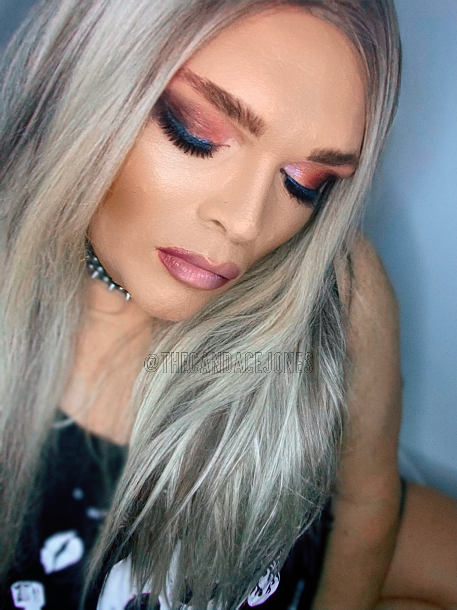 thecandacejones's tweet photo. my name is candace and i play with makeup 💄 https://t.co/76rMNbrNji