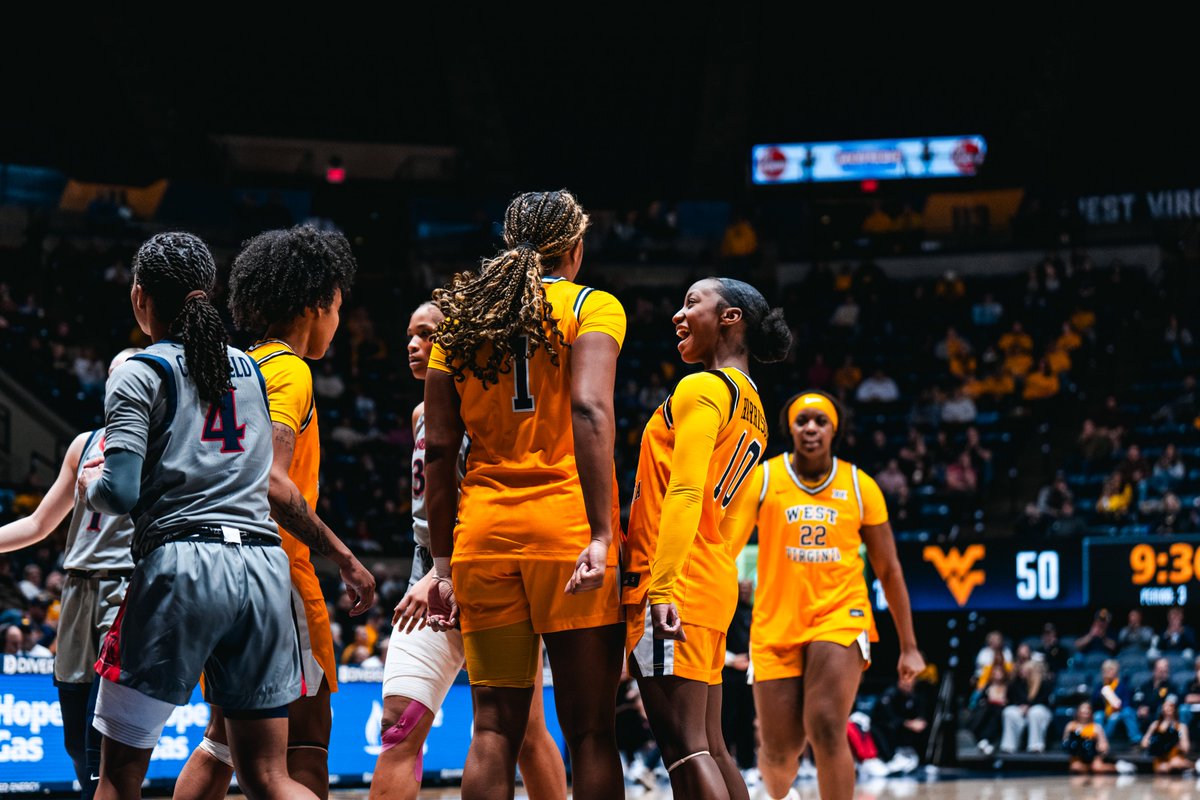 WVUWBB's tweet photo. On a 12-2 run late in the third... Got is all working 💪 https://t.co/m7b9ZUT2o9
