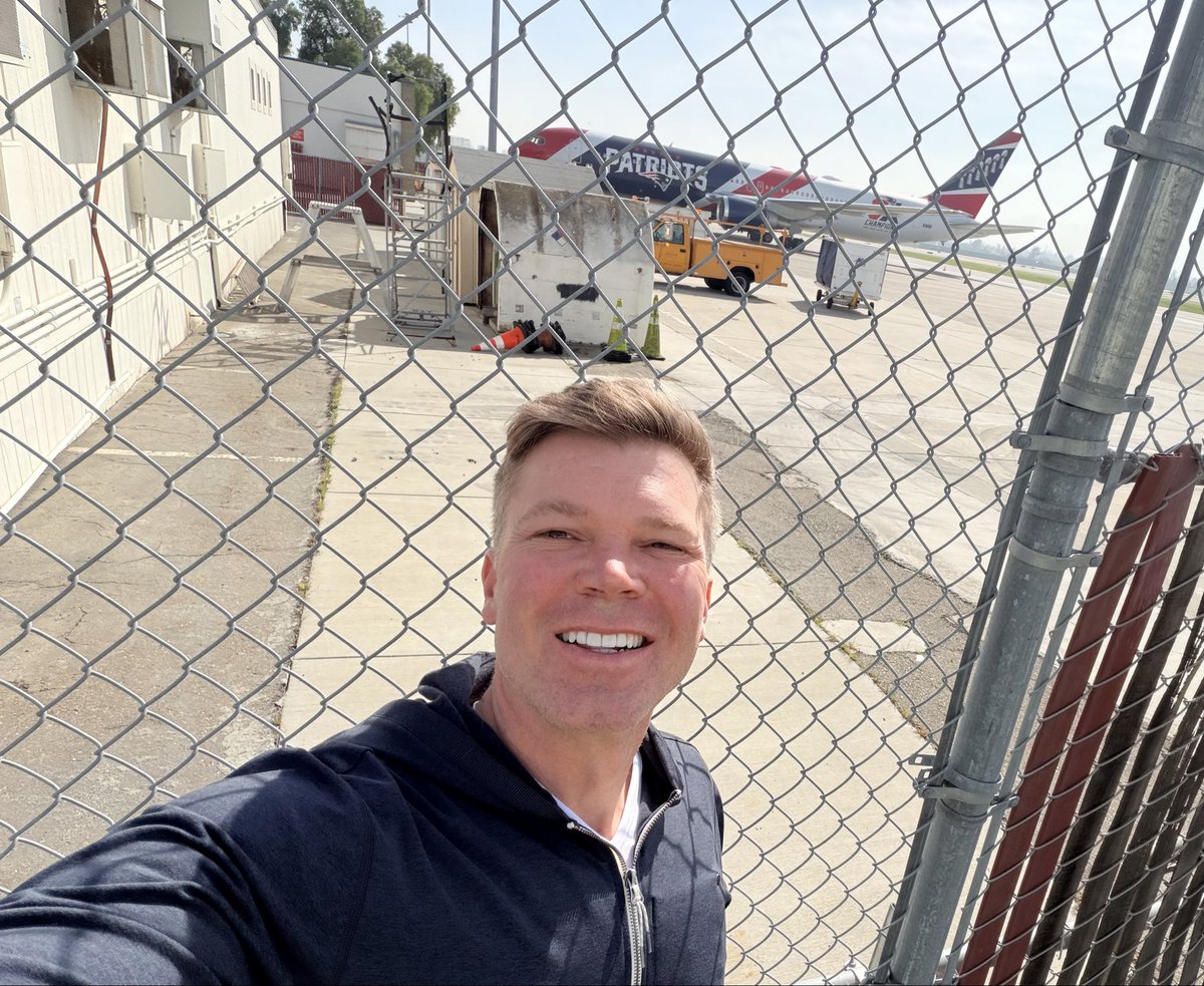 Check it out!  <a href="/Patriots/">New England Patriots</a> AirKraft looking mighty fine at San Jose Airport <a href="/7News/">7News Boston WHDH</a>