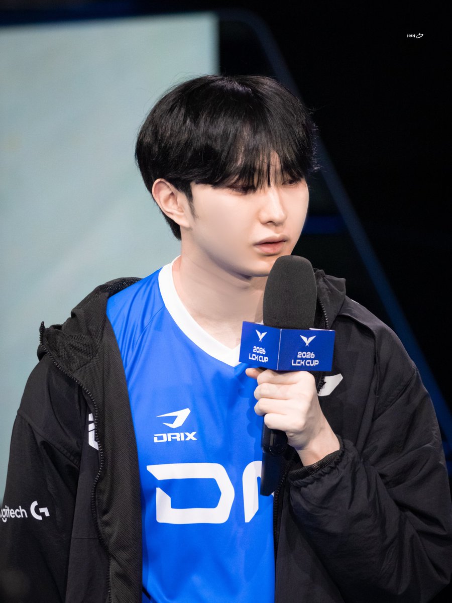 han1pic's tweet photo. 260206 Lck cup DNS vs KT

POM 인터뷰 🦊

#DEOKDAM #덕담 #서대길 https://t.co/FRisItTJXL
