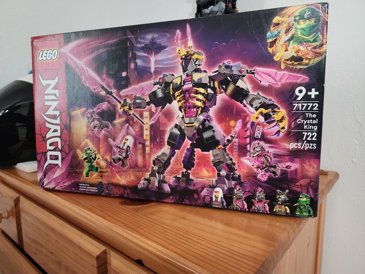 This thing is staring at me like I should bust it open 🥴