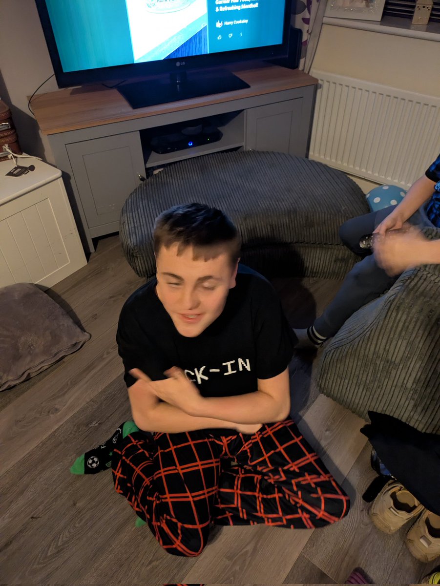 wayne astin tweet media