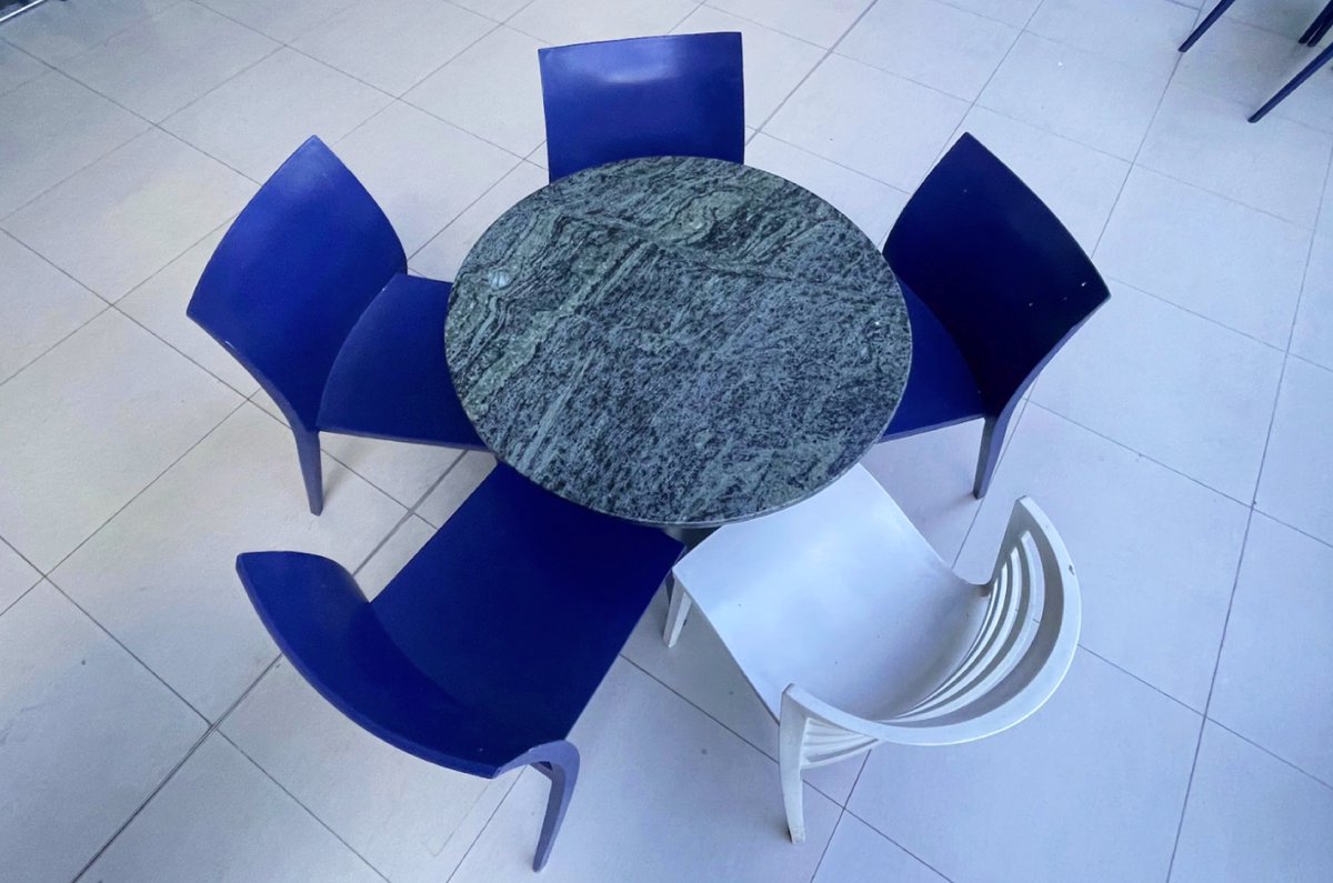 Guaspi's tweet photo. Patrón-Elemento.
Literal es eso nomas 🙌
#photography #element #backgound #pattern #concpet #silla #iamthestormthatisapproaching https://t.co/zv2ro0ZGbw