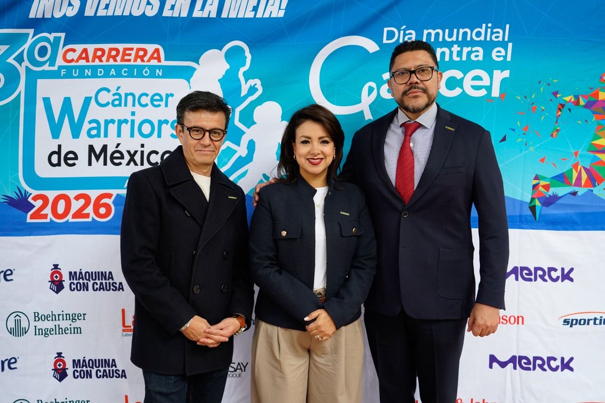 funsamex_org's tweet photo. 🏃‍♀️🏃‍♂️🎗️ #ConferenciaDePrensa. ¡Se anuncia oficialmente la 3a. Carrera por el Día Mundial contra el Cáncer 2026 de Fundación @cancerwarriors_!

💙⚽️ Agradecemos profundamente a @CruzAzul, #MaquinaConCausa, por abrirnos las puertas de su casa y permitirnos llevar a cabo esta conferencia, donde compartimos ante medios de comunicación el anuncio oficial de la 3a. Carrera por el Día Mundial contra el Cáncer 2026.

Durante el evento, nuestro presidente, @gonzalolopezcu tuvo la oportunidad de transmitir un mensaje de apoyo, solidaridad y esperanza para todas las personas que viven de cerca esta realidad: pacientes, sobrevivientes, familias, comunidades enteras y, por supuesto, por la memoria de quienes trascendieron de este plano terrenal.

Estamos convencidos de que espacios como este fortalecen la sensibilización, generan conciencia, impulsan el acompañamiento y dan visibilidad a una causa que nos une a todas y todos 🙌✨

🏁 También recibimos un gran mensaje e inspiración por parte de nuestras y nuestros embajadores, quienes representan compromiso, fuerza y corazón en cada paso:

#LicAndreaChapelaDíaz 
#LicDianaArlehtHuertaSantillán 
#MtroJuanPabloPortilla
#IngJuanPabloCano
#LicJuanAlfonsoDíazOrozco 
#LicMaríaDelCarmenCosta (Maca) 
#DirMajoOreaOrea 
#LicDylanPérezPadilla 
#LicAldoFarrugia 
Atleta #JavierArmenta 
#DraMontserratFonsecaArgueta 

Finalmente, agradecemos con enorme cariño y reconocimiento a todas las empresas, marcas e instituciones aliadas:

#AbbottMéxico
#FundacionCoppel
#MerckGroup
#GrupoAaacesa
#MaquinaConCausa
#OttobockMéxico
#EnsureMéxico
#JohnsonAndJohnson
#PediasureMéxico
#PedialyteMéxico
#LapiLaboratorio
#AstellasPharmaLatam
#LaRochePosay
#Baakbonebroth
#SusaliaMx
#AguaSkarchOficial
#SportiumClub
#MedicableMx
#SensoramaMx 
#FundacionFuno
#PrepaInMx

Nos vemos en la meta 🏁✨
#DíaMundialContraElCáncer