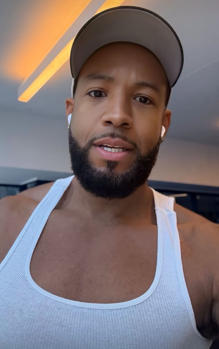 Eat That Bussy in the Hideaway 🍑 tweet media