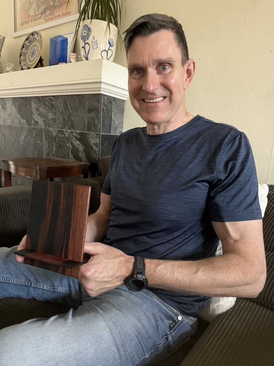 snufflewort's tweet image. Help share the stunning craftmanship of the love of my life! Please RT my handsome Jason with his handsome handcrafted ebony massacra tablet stands! It’s good karma as he’s Canadian! #Canadians 
🇨🇦🇨🇦🇨🇦🇨🇦🇨🇦🇨🇦🇨🇦🇨🇦
Shop here or RT! ❤️
moonstonewoodworks.com/shop
