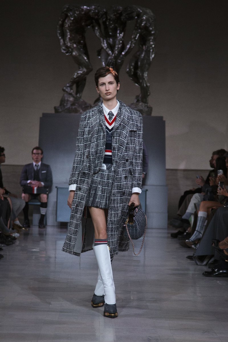 jacquemusx's tweet photo. Thom Browne FW26 🩶 https://t.co/DlsR6suw06