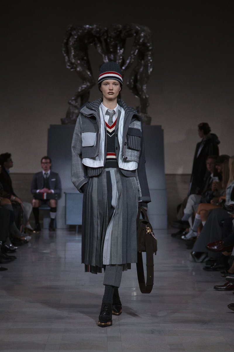 jacquemusx's tweet photo. Thom Browne FW26 🩶 https://t.co/DlsR6suw06