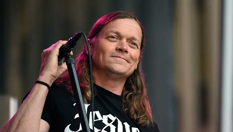Pogopedia's tweet photo. ⬛ MURIÓ BRAD ARNOLD

El cantante de 3 DOORS DOWN falleció este sábado a sus 47 años, tras padecer una batalla contra el cáncer.