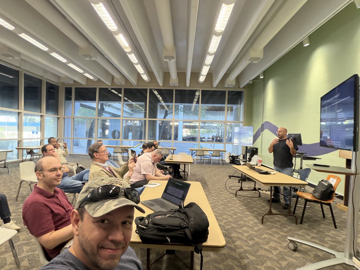 HACKMIAMI tweet media