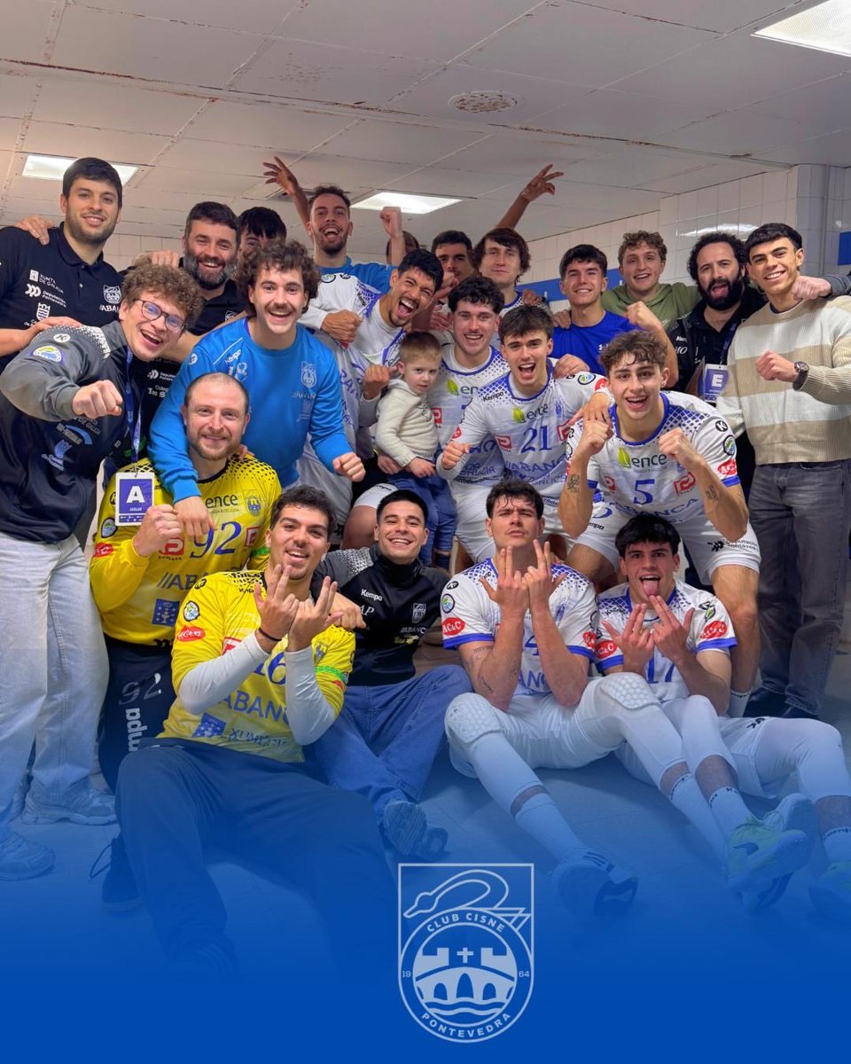 ClubCisneBalonm's tweet photo. 🍍🦢 𝐎 𝐦e𝐮 𝐞q𝐮i𝐩o 

#VamosCisne

#DHPM | @RFEBalonmano https://t.co/n8PfPLPfhC