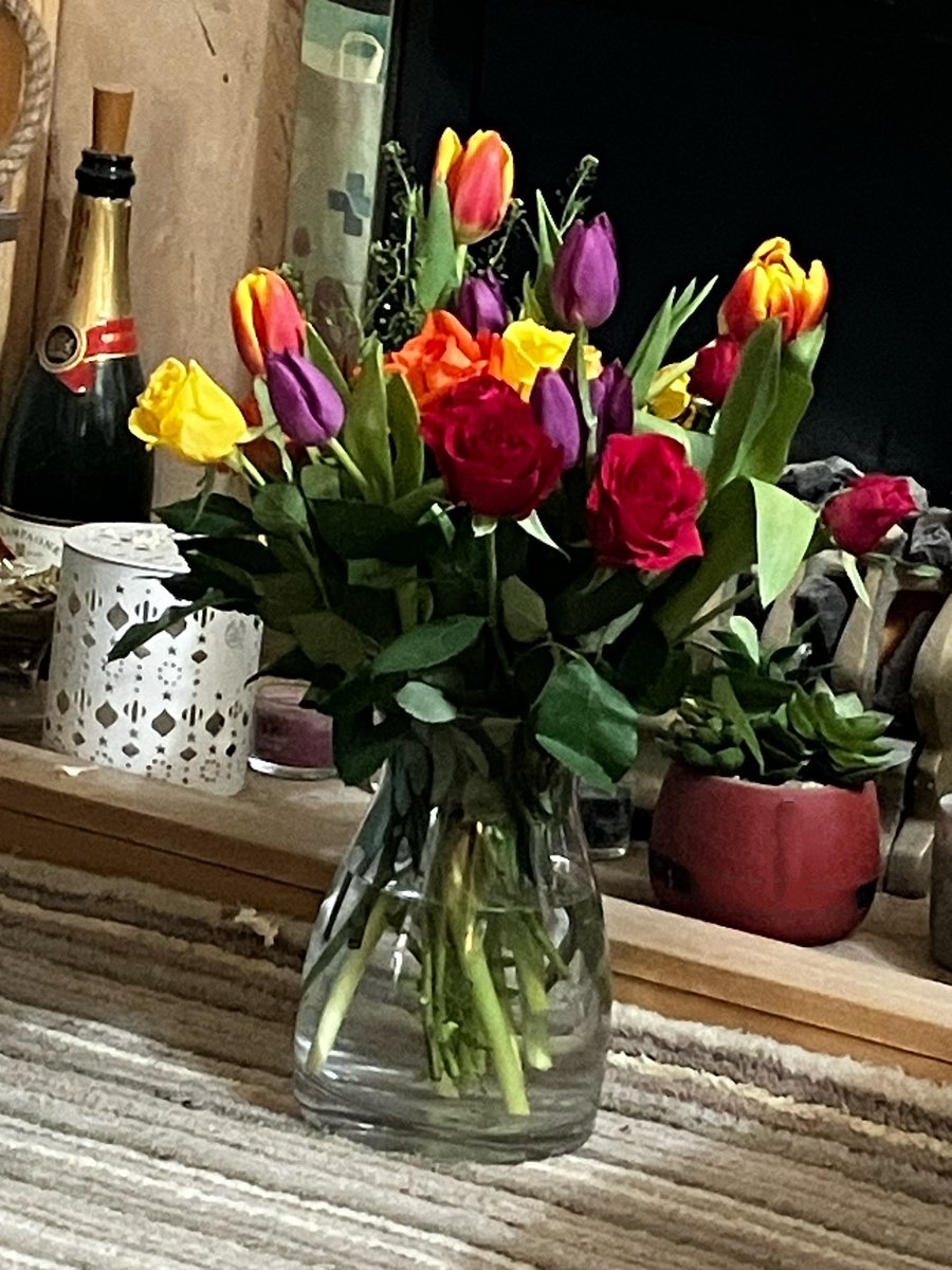 karen thompson tweet media