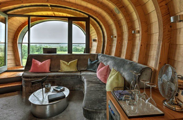 karen thompson tweet media