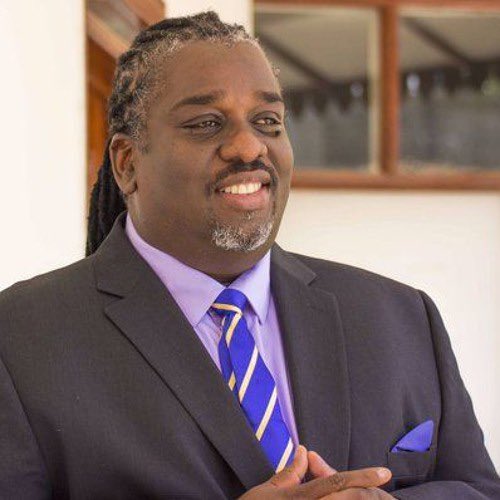 BohioMedia's tweet photo. Des changements sont également annoncés au niveau de plusieurs conseils communaux, dont celui de Port-au-Prince, où le maire titulaire Youri Ralph Chevry est activement recherché pour financement du terrorisme, attentat, complot contre la sûreté intérieure de l’État… https://t.co/wMh5nhttlf