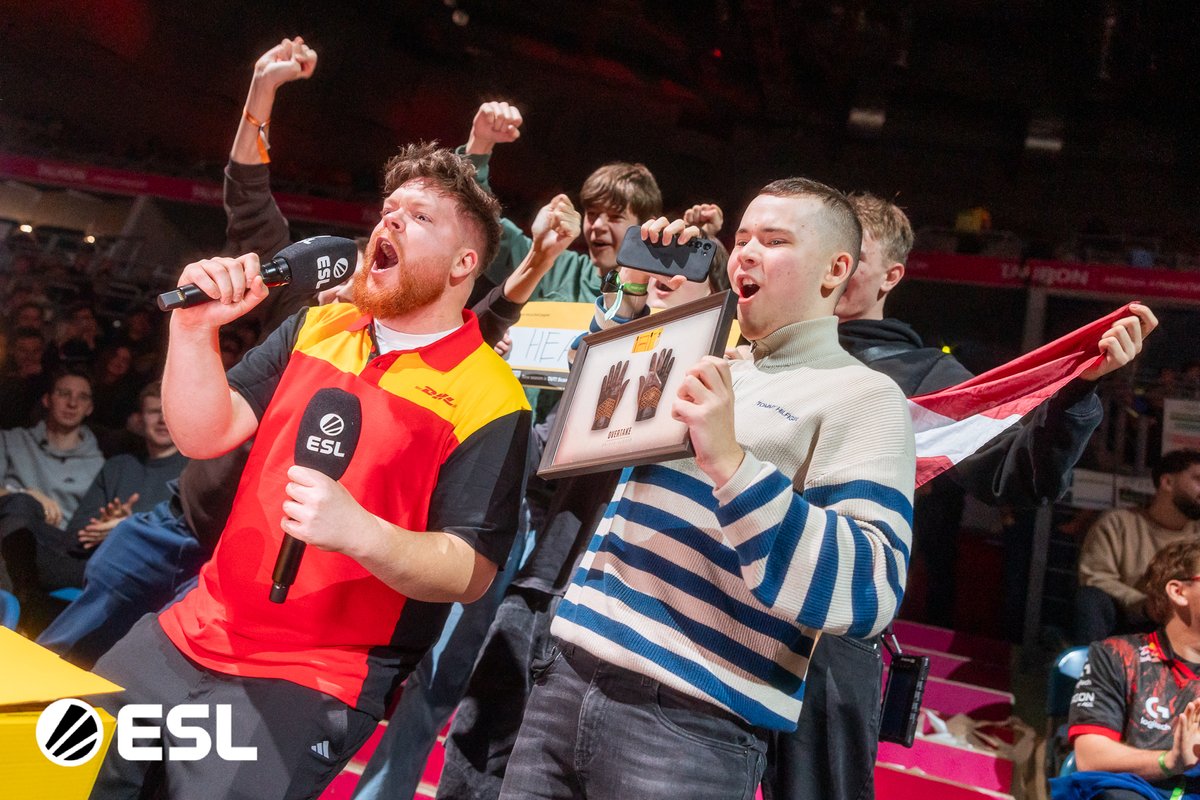 ESLCS's tweet photo. Came for high quality Counter-Strike at #IEM Krakรณw 2026.
Left with some Driver Gloves | Overtake in the #DHLDROP delivered by @JustHarryGG ๐
@DeutschePostDHL https://t.co/NyorzH1Wo0