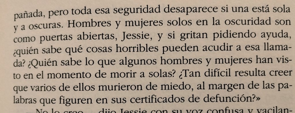 El Juego de Gerald de Stephen King no es de terror al menos no "sobrenatural" pero si hay mucho horror y por eso King es el mejor🖤