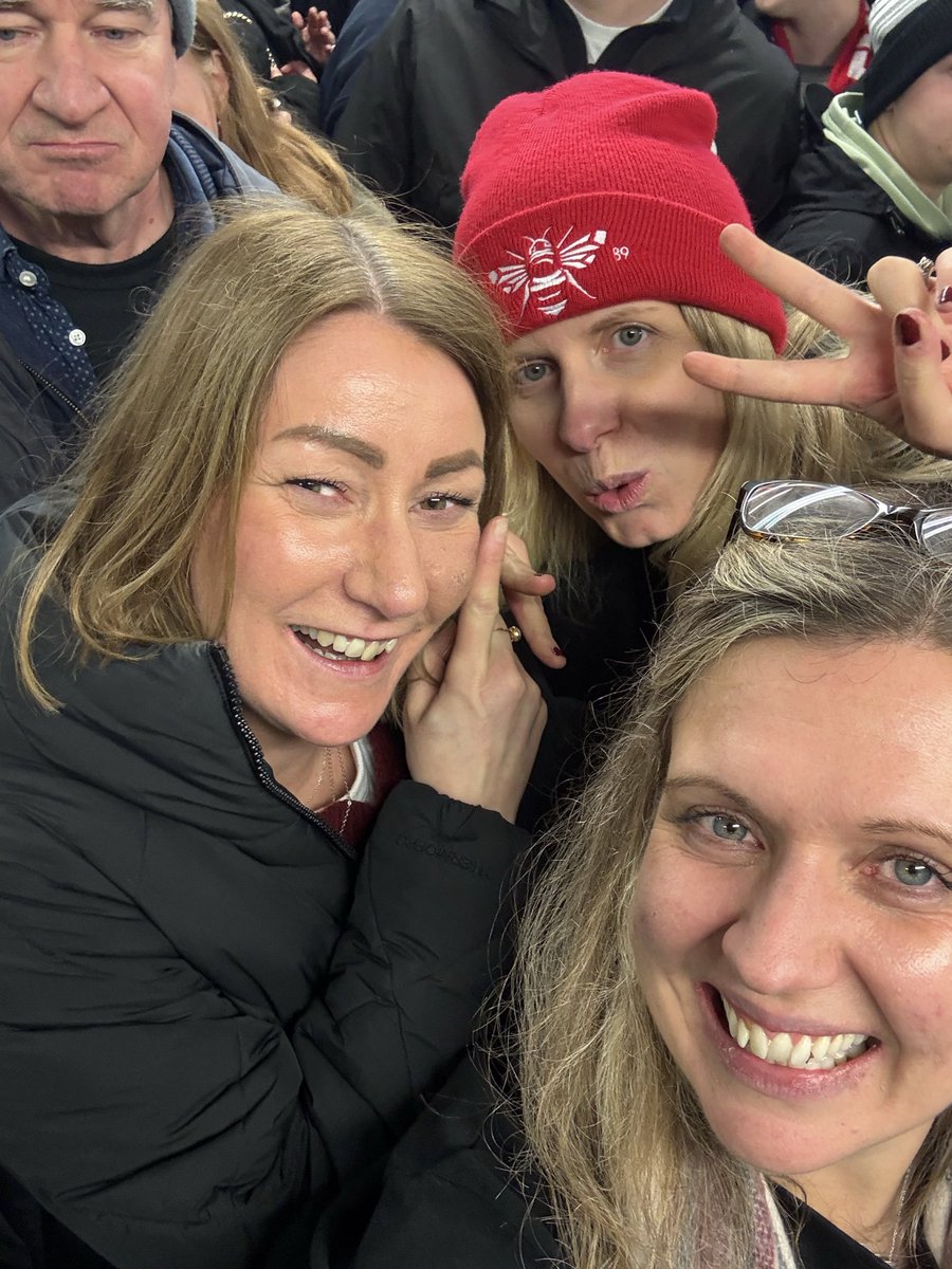 Suzanne Rowan tweet media