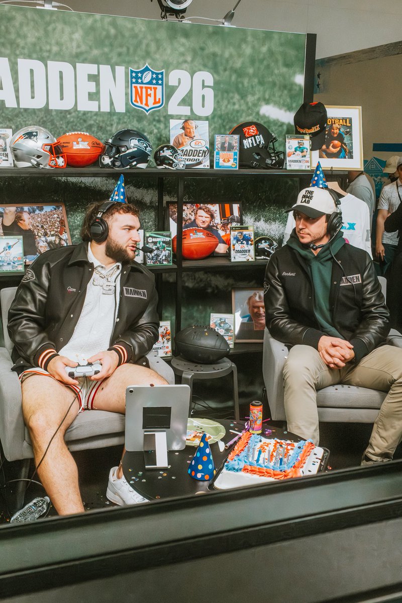 Kurt Benkert tweet media