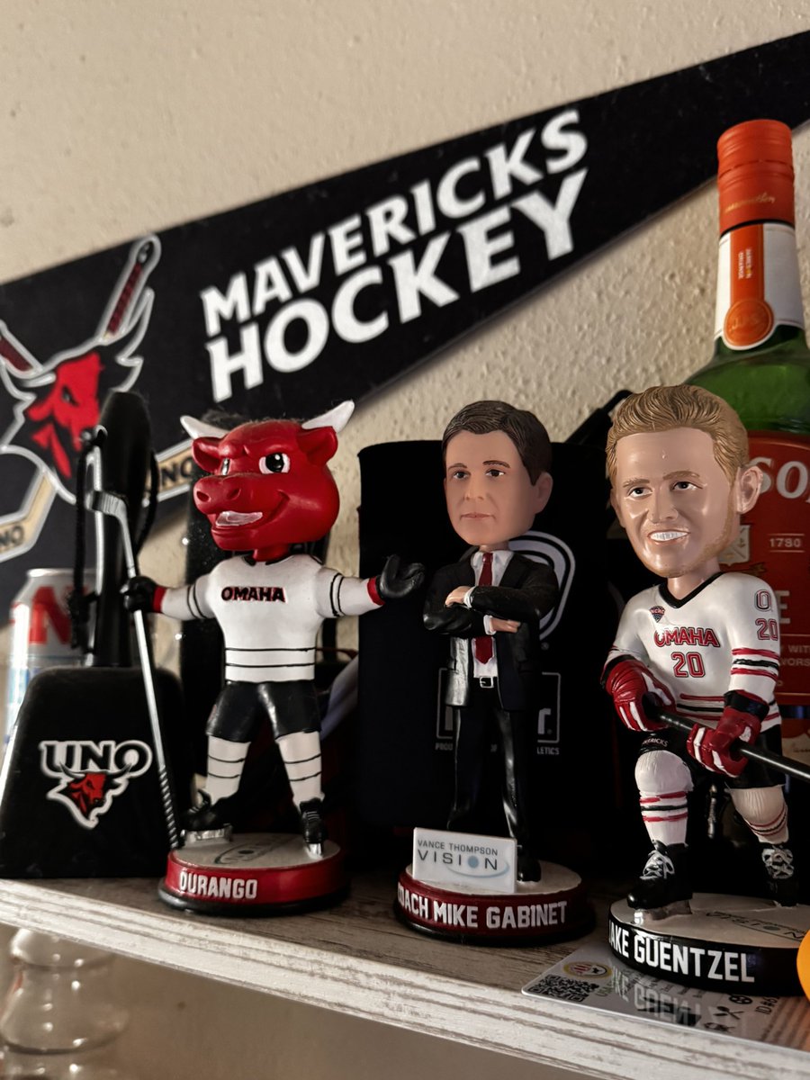 CmaJor1981's tweet photo. @UNOmaha @Mavpuck Our great UNO bobblehead collection!! https://t.co/8FVUs8G3NO