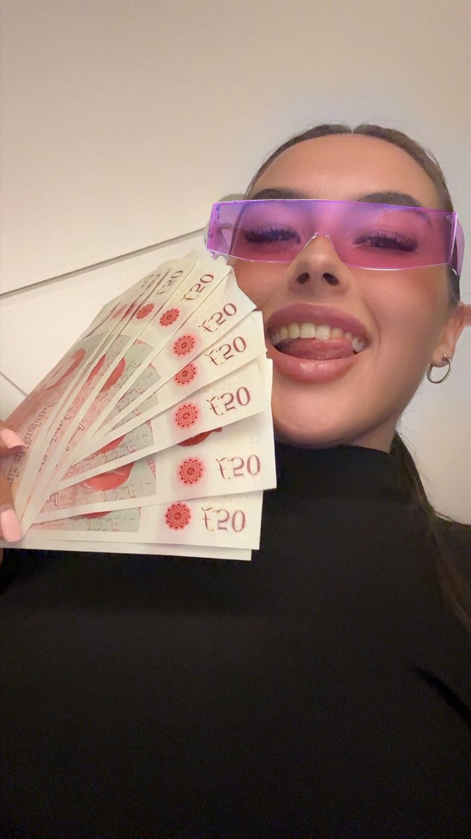 chxox3's tweet image. I love #simps and #losers 🤣