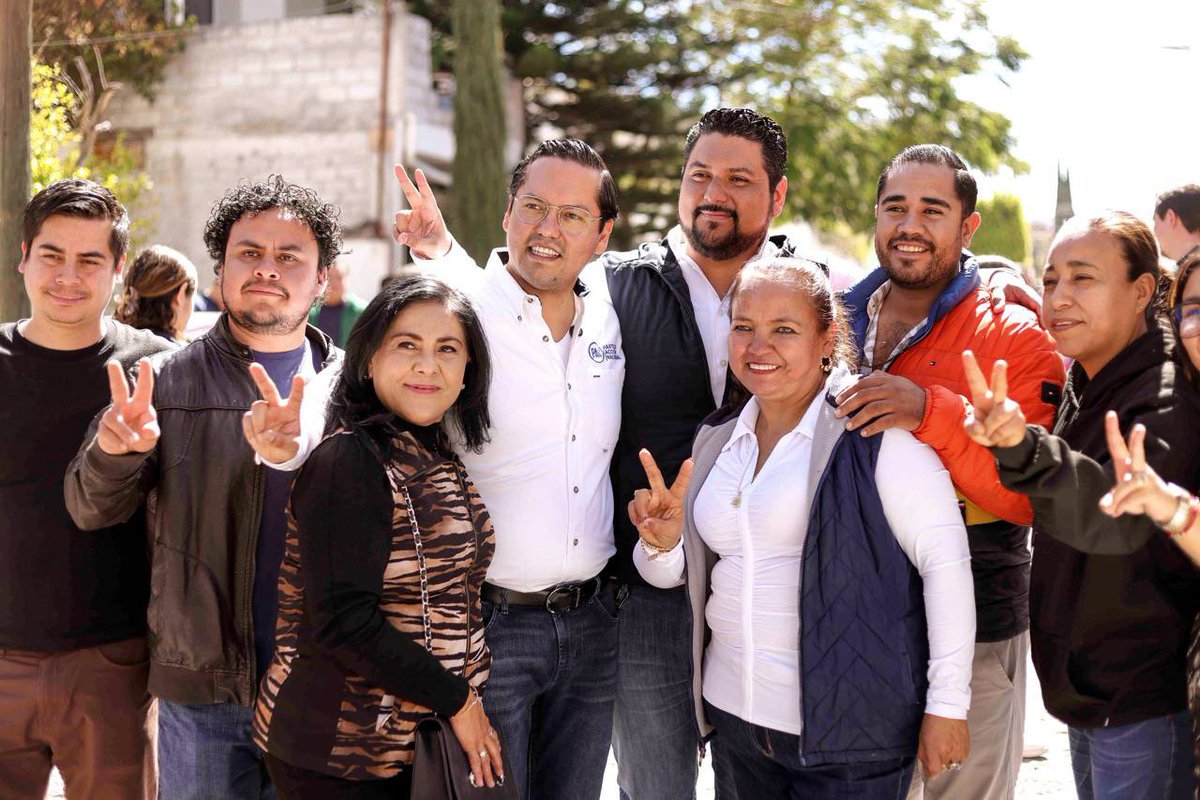 JosueGro's tweet photo. ¡En Corregidora el PAN late con más fuerza que nunca!
La inauguración del Subcomité en Candiles es reflejo de un partido vivo, organizado y con rumbo, que sigue sumando y construyendo un mejor municipio.

Me llena de orgullo ver a tanta gente comprometida, convencida y lista para seguir dando la batalla por nuestro municipio y nuestro estado. Cuando el PAN está unido, es invencible.