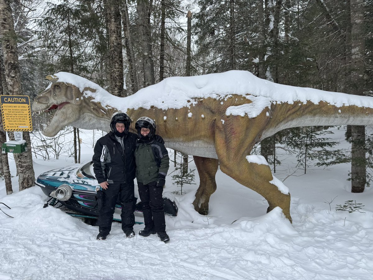 whistle46's tweet photo. 73 miles of burnin gas and haulin ass!! Snowmobile Saturday in Pittsburg NH https://t.co/AhbeLuPGKp