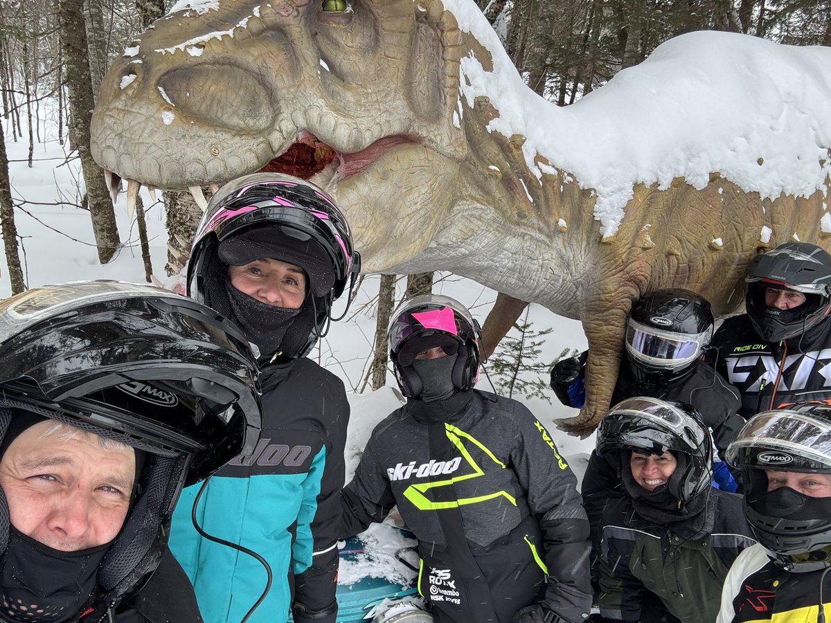 whistle46's tweet photo. 73 miles of burnin gas and haulin ass!! Snowmobile Saturday in Pittsburg NH https://t.co/AhbeLuPGKp