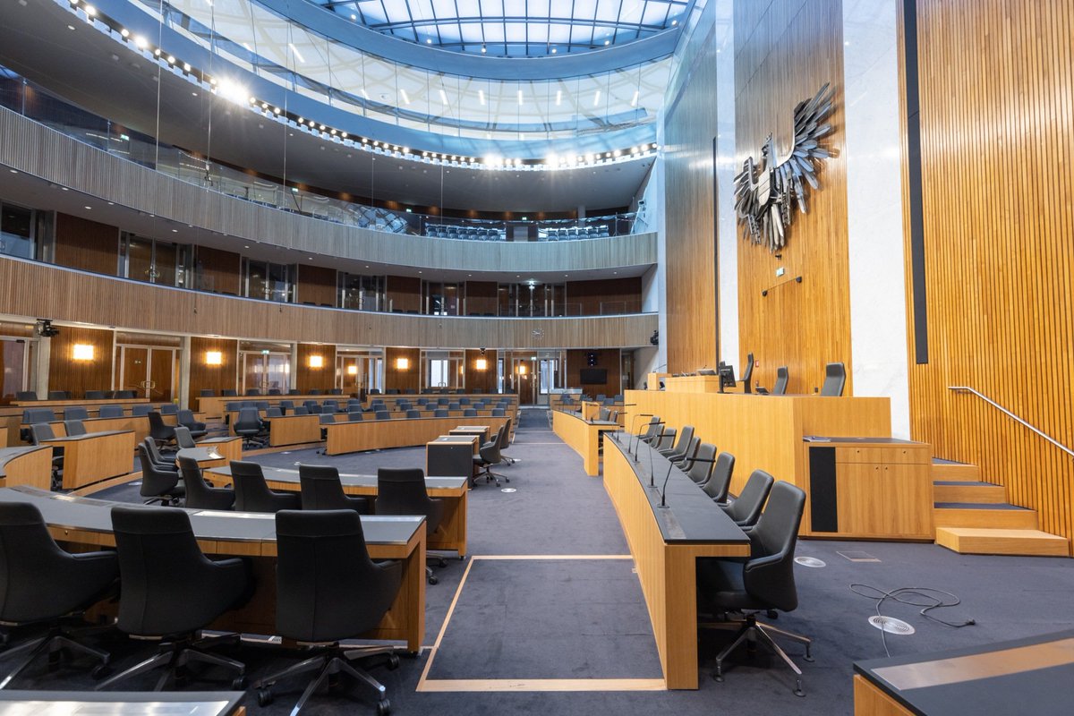 Where the Austrian parliament used to meet vs where they meet now