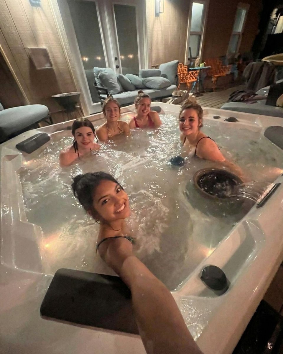  𝓔𝓿𝓪 ✿ tweet media