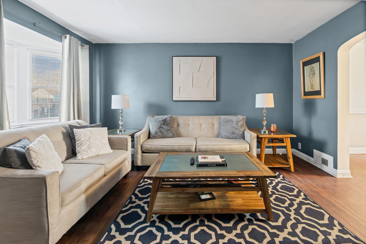 IM_A_FREE_AGENT tweet media