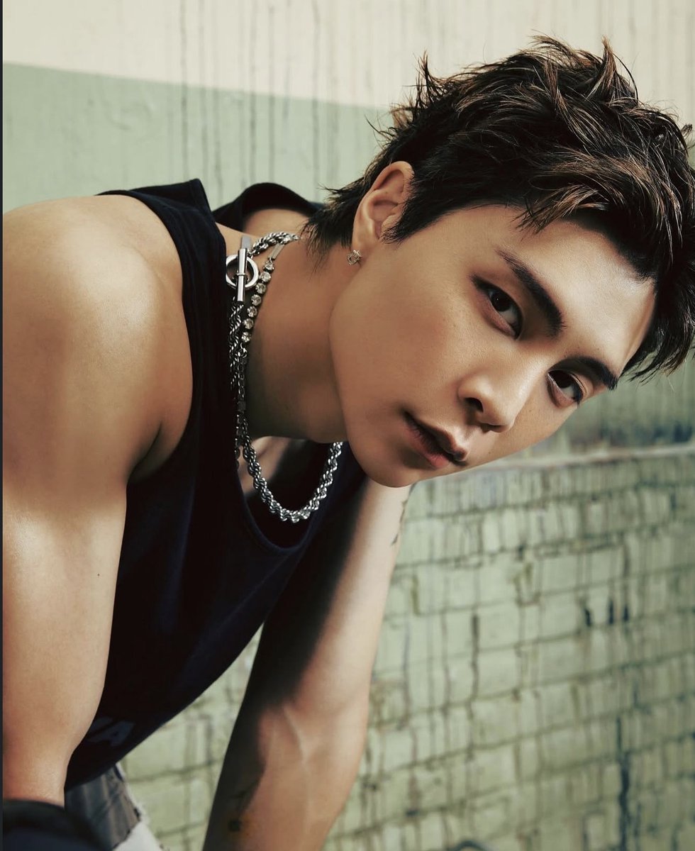 PopBase's tweet image. Happy 31st birthday to the talented Johnny of NCT.