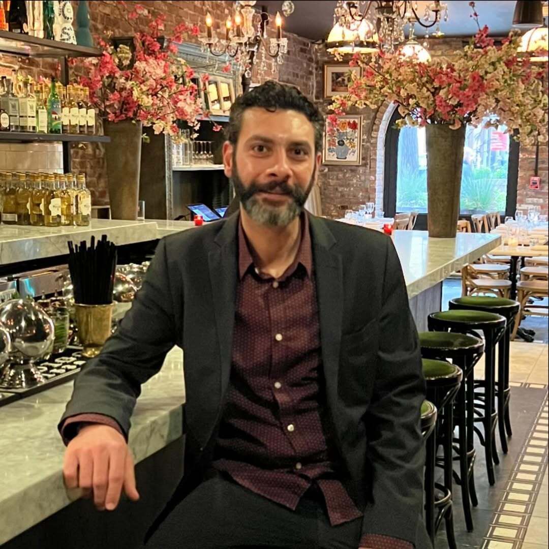 RaamBandMusic's tweet image. 🎶✨ Get ready to groove to the electrifying beats of RAAM BAND at the InterNations NYC Official event! Join us on April 25th at Saint Restaurant Bar &amp;amp; Speakeasy for an unforgettable night of music, mingling, and memories. #RAAMBANDmusic #InterNations #NYCNightlife 🎶✨