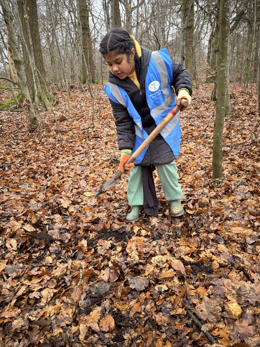Members from Ahmadiyya Glasgow embraced spring by planting trees—building a legacy of life &amp; peace! Echoing the Promised Messiah (as): ‘I have planted this seed with my hands and now it will flourish.’ One act of service grows into eternal blessings. 🌳
