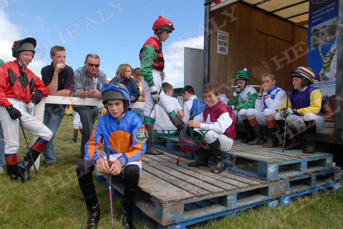 patcashhealy's tweet photo. Dingle Derby Festival 2006 Day 2 @DingleRaces
#20yearsago #archives #fromthearchive #memories #HorseRacing #HealyRacing #ReelingInTheYears #DingleRaces
Dingle Jockey colony for 2006.
How many can you name ?
(c)https://t.co/voWGTccO7K https://t.co/R3WYmcHNeq
