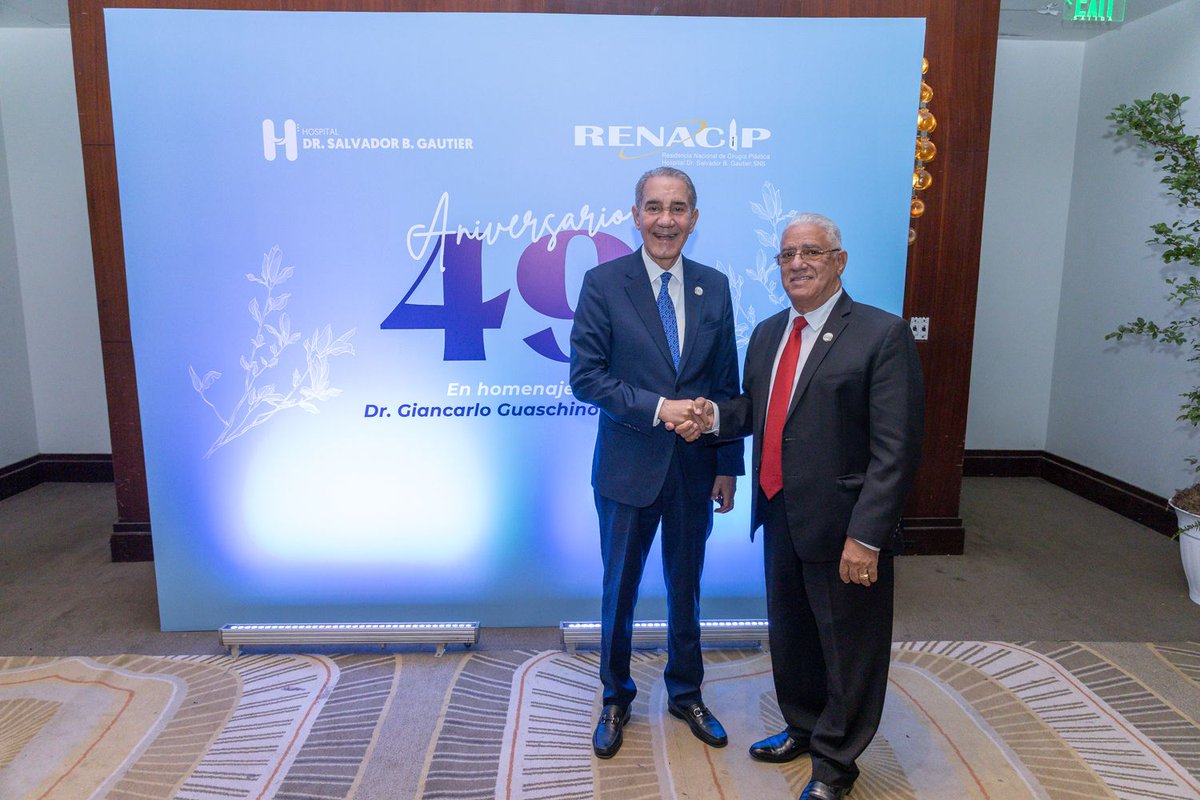 La Residencia Nacional de Cirugía Plástica, Reconstructiva y Estética (RENACIP) del Hospital Salvador B. Gautier celebró con una conferencia su 49 aniversario de fundada, conmemoración hecha en el Salón de Eventos Kennedy del Hotel Intercontinental Real del Distrito Nacional.