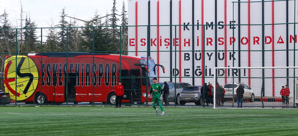 K i m s e
E s k i ş e h i r s p o r ' d a n
B ü y ü k
D e ğ i l d i r !
#Eskisehirspor