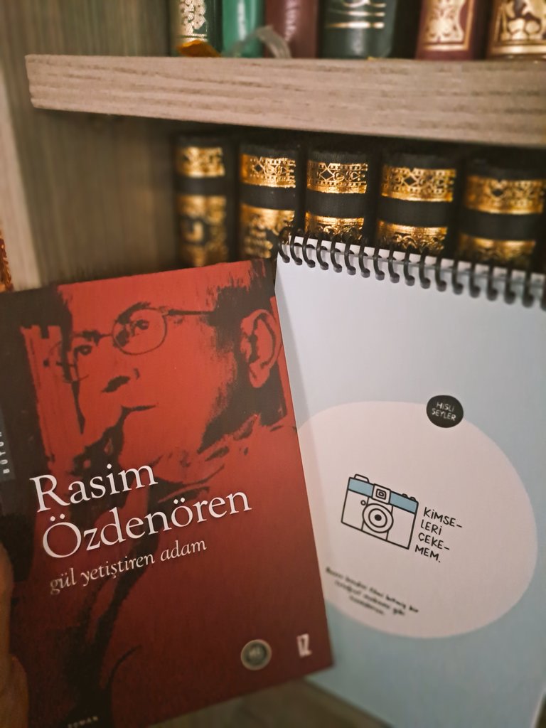 "İçinizdeki İslam'ı gösterin. Çünkü İslam sizin üzerinizde görünmek ister. İman gizlidir, İslam açık. İman kalptedir, İslam zahirde."
Rasim Özdenören