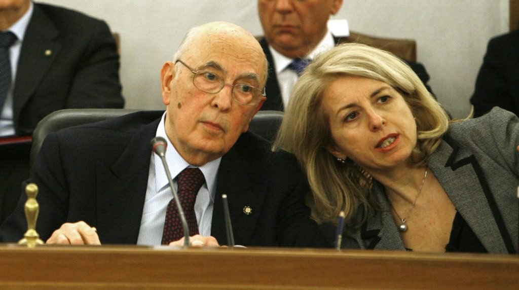 avila92796's tweet photo. La ex Pd Donatella Ferranti, premiato con un posto in Cassazione (senza concorso).
È oggi è uno dei giudici che volevano far slittare il referendum.
Cioè, vi rendete conto, sono gli stessi che partecipano a convegni per il NO. https://t.co/MttptxOTWc