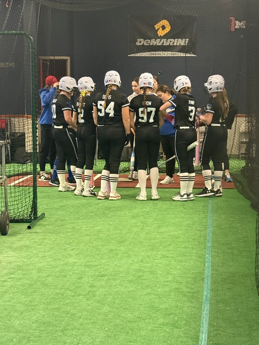 AbbyDavis54's tweet photo. I got the chance to attend the winter MCC camp, had a lot of fun working on my hitting and fielding skills! Thank you for hosting it!! https://t.co/1YXARwadiH