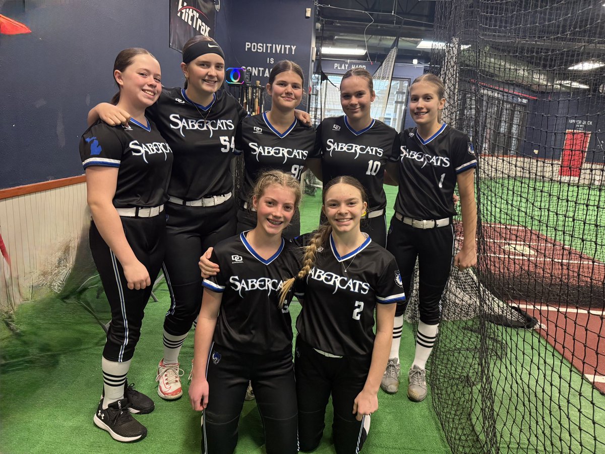 AbbyDavis54's tweet photo. I got the chance to attend the winter MCC camp, had a lot of fun working on my hitting and fielding skills! Thank you for hosting it!! https://t.co/1YXARwadiH