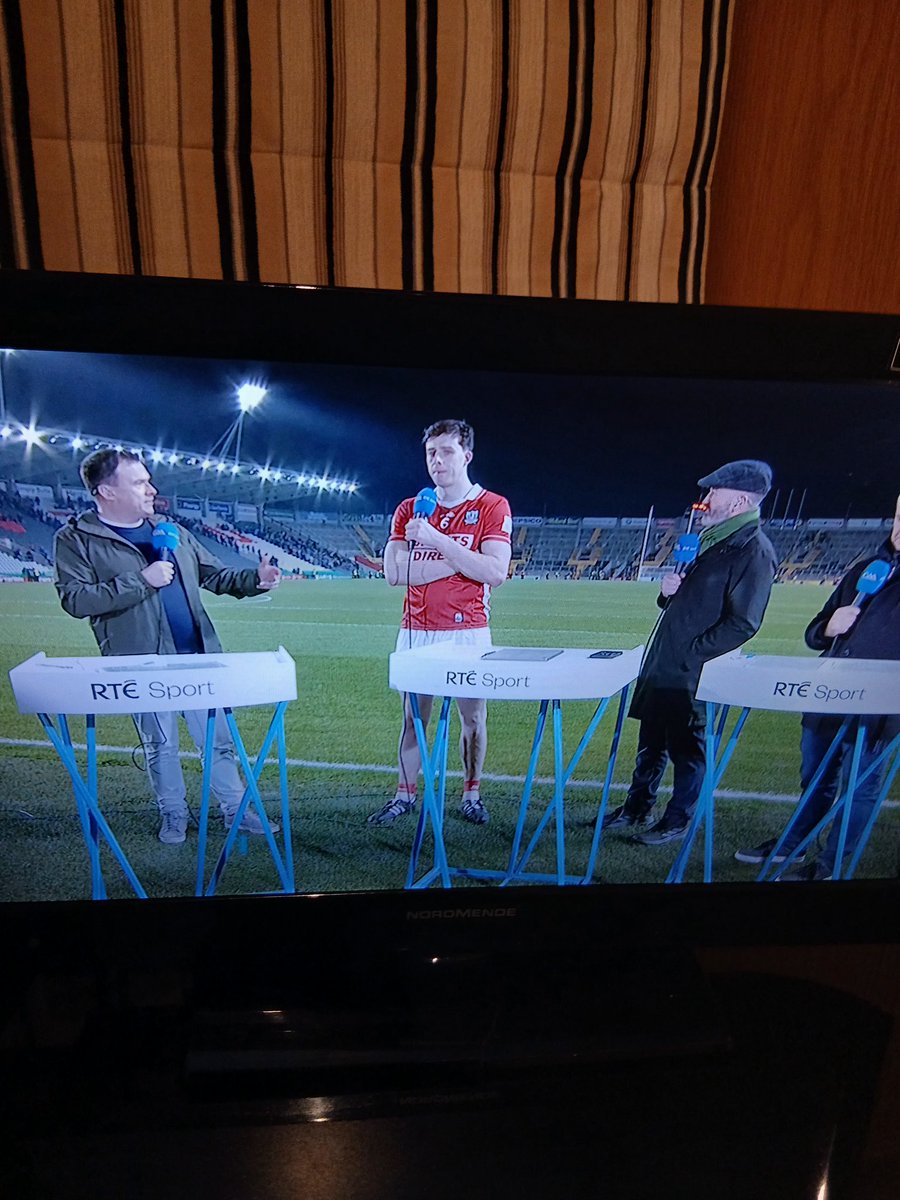 urlofcork's tweet photo. OK hear me out Rob Downey starts forthe Irish Rugby lads . Has the height and physique and can you imagine him under a garryowen #FRAvIRE #corkvTipp #CorvTip https://t.co/ptahJlCXBN