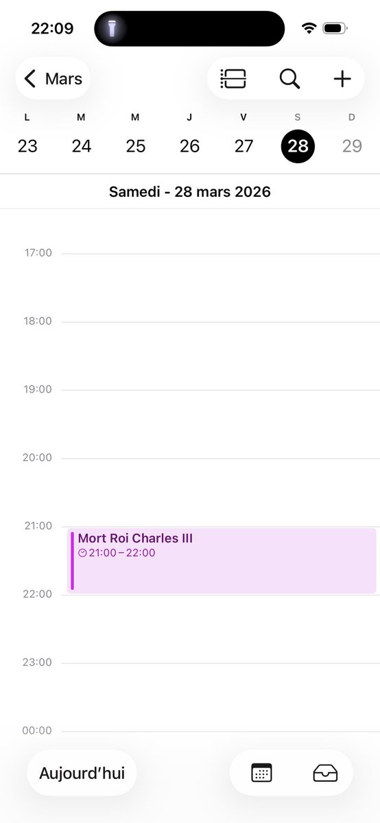 Il y a quelques temps j’étais tombé sur un tweet qui disait que le 28 mars 2026, on allait apprendre la mort du Roi Charles III du coup je fait ce tweet avant la date et on verra bien si c’est vrai ou non 💀
