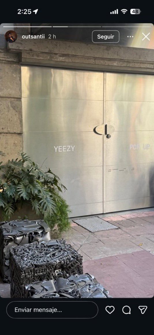 📸 NEW: YZY pop up store in Mexico City 🇲🇽 

Will run the next few weeks

11AM-7PM