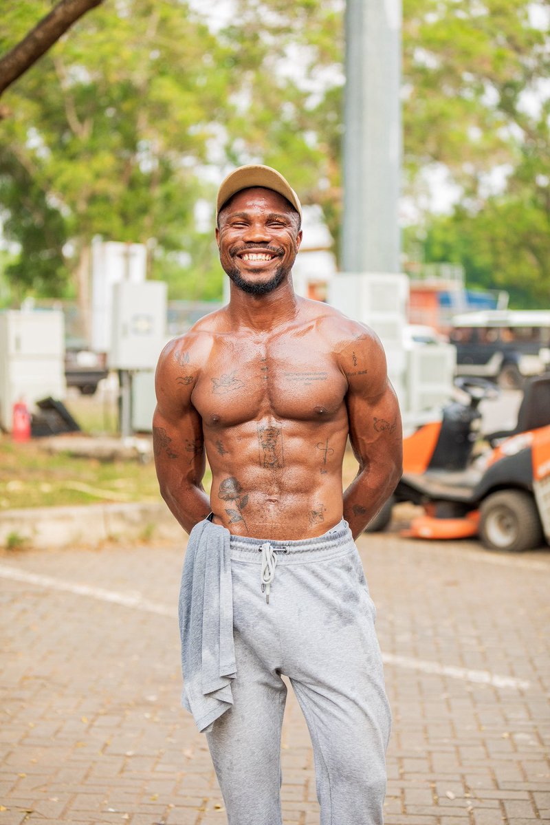 runneralliance's tweet image. "Fall in love or show all 32's"
Us :
#runclub #valentines #ghana #runneralliance #explore