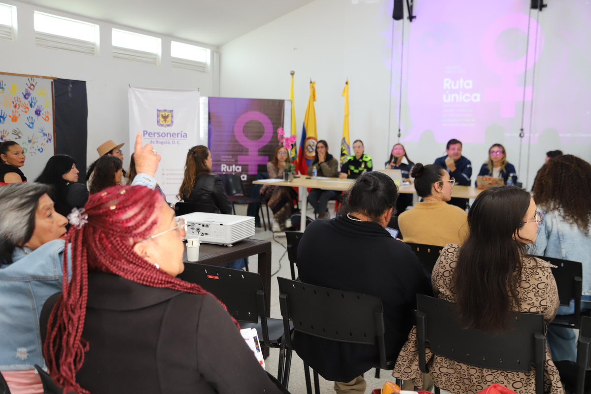 andrescastrofr's tweet image. Hoy lideramos una Audiencia Pública en la localidad de San Cristóbal, un espacio orientado a la prevención, atención y sanción de las violencias contra las mujeres en zonas de alto impacto comercial.