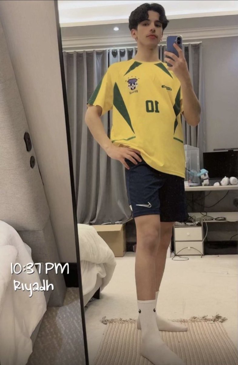 playerslover's tweet photo. احسه يتعمد🔥🔥🔥🥵 https://t.co/h8N4gEMOtn