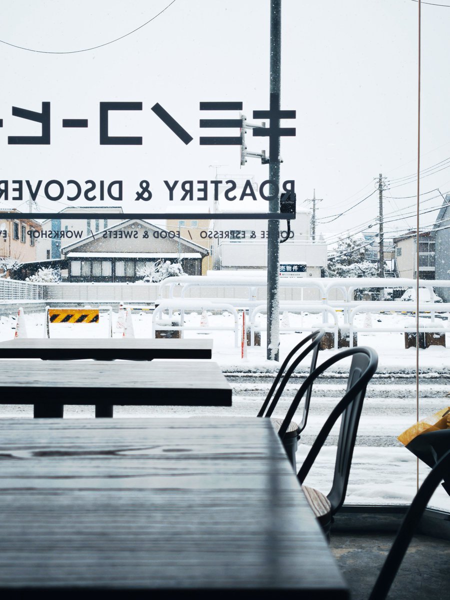 雪国生まれなので見慣れていた光景ですが、東京での生活の方が長くなってしまい、稀な積雪に懐かしさを感じます。